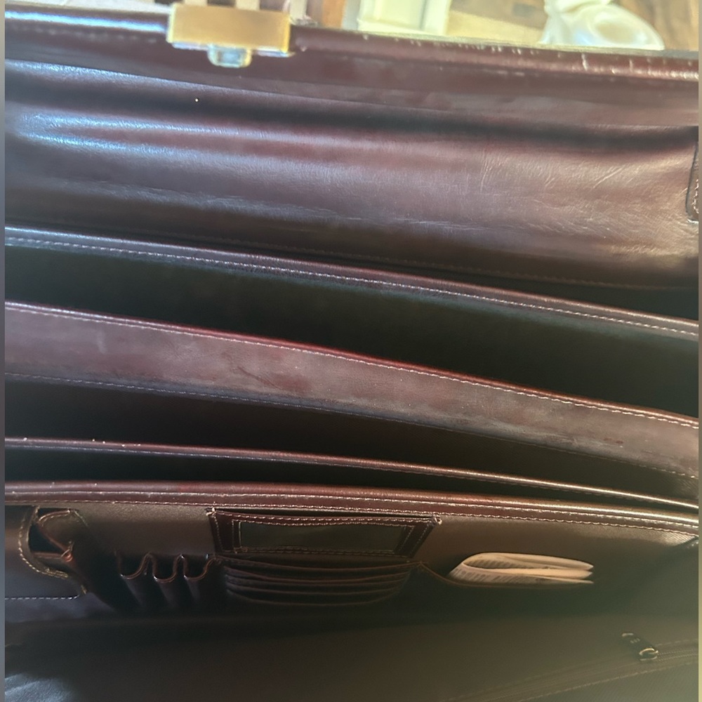 Brown leather - Picture 5 of 6